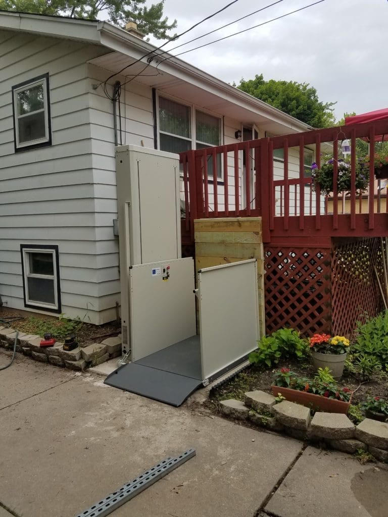 Vertical platform lift