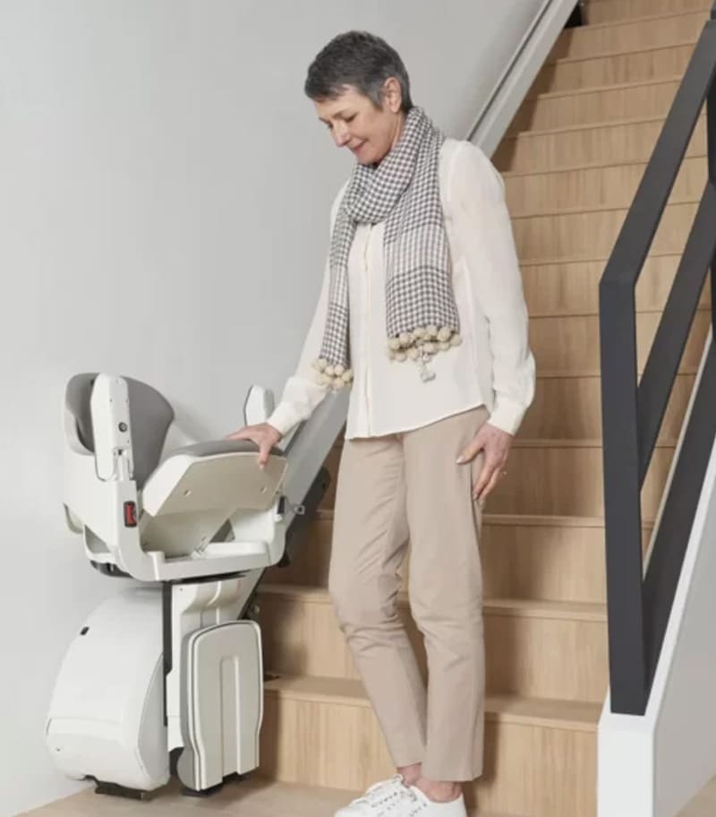 Access-BDD-HomeGlide-Exta-02 Power Linked Footrest on Access BDD HomeGlide Extra. Footrest Automatically folds and unfolds with the Seat