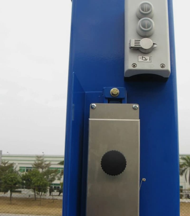 Savaria-Multilift-Mobile-Enclosure-Vertical-Platform-Lift-03